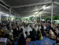 Winarti Ikut Dzikir Manaqib yang di selenggarakan di Pondok Pesantren Nurussa’adah